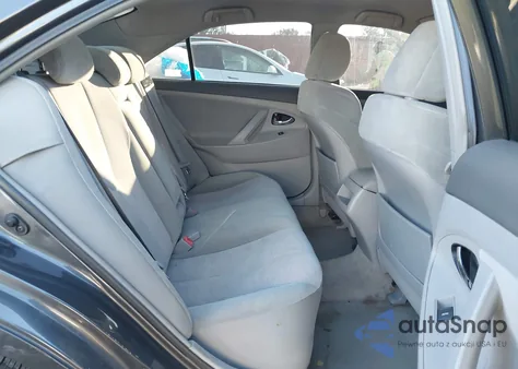 2010 Toyota Camry Le z USA, uszkodzony, nr VIN 4T1BF3EK0AU048395